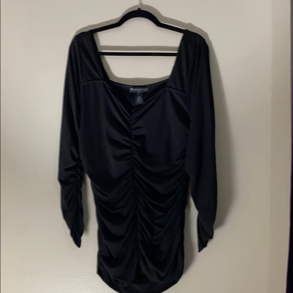 Black plus sized top.